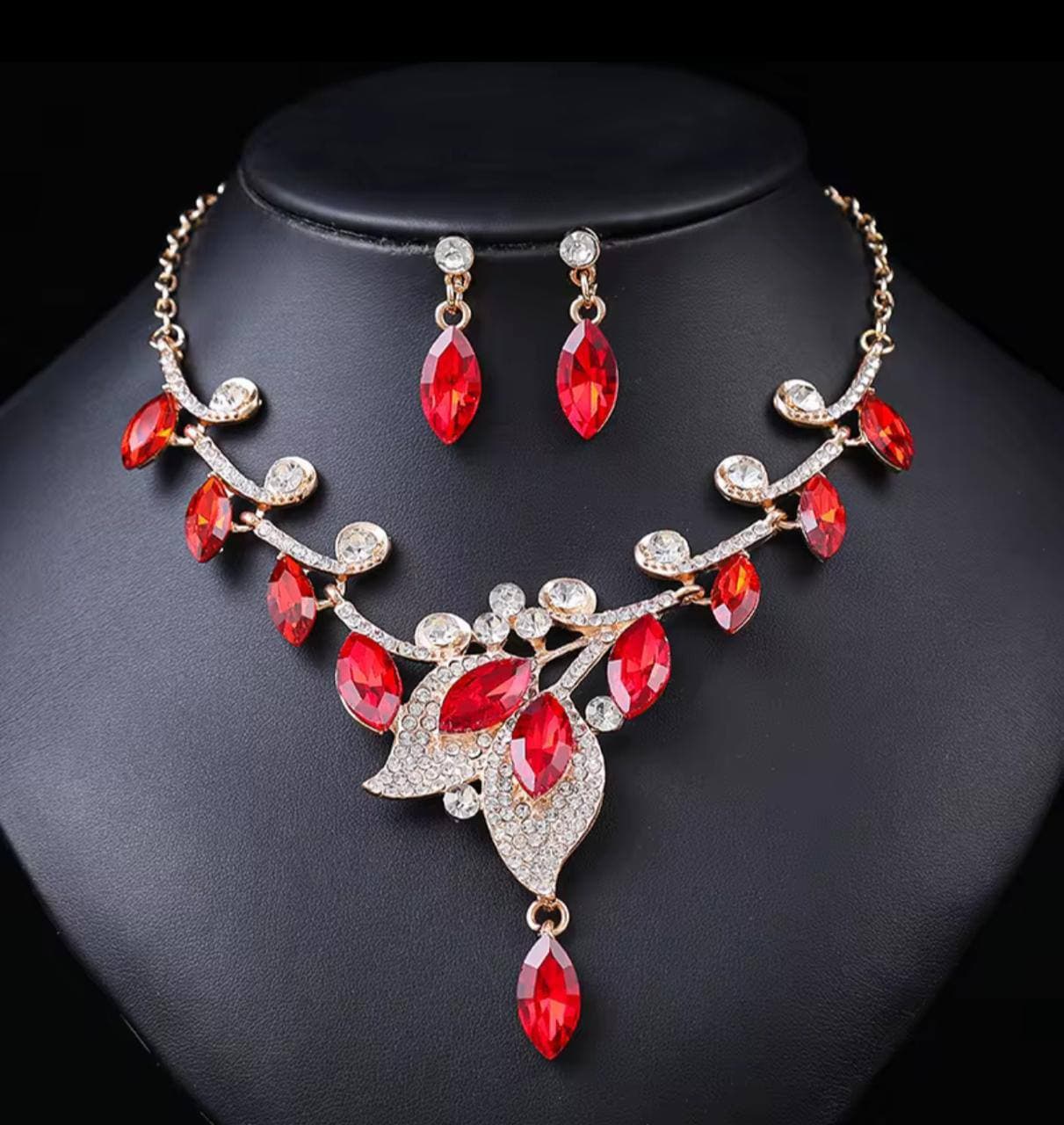 Exquisite Crystal Matching Jewellery Sets thumbnail 3